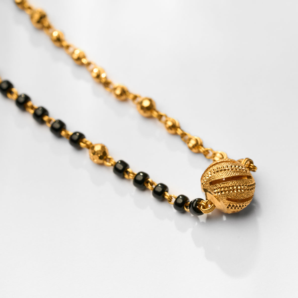 Gold Vertical Mangalsutra
