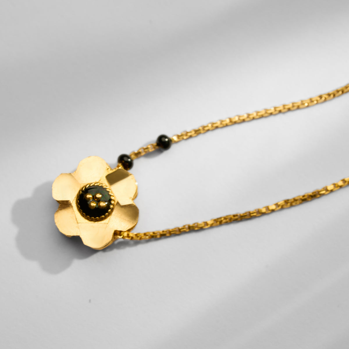 Box Link Plain Gold Mangalsutra
